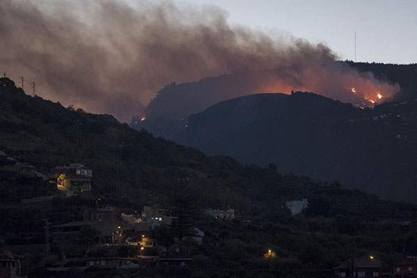 Incendio en Gran Canaria rebasa las dos mil hectáreas | Foto: EFE