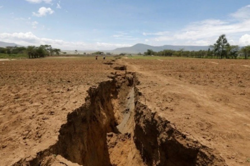 Científicos auguran "separación de África" por enorme grieta fractura